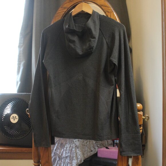 CALIA Top - Picture 5 of 8